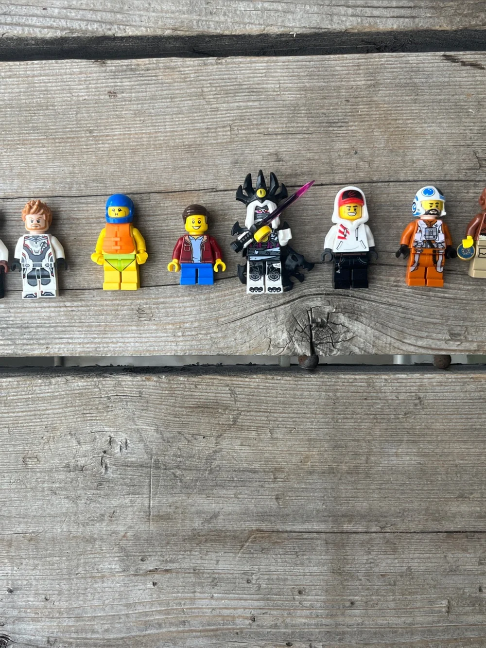 8 Lego mini figure
